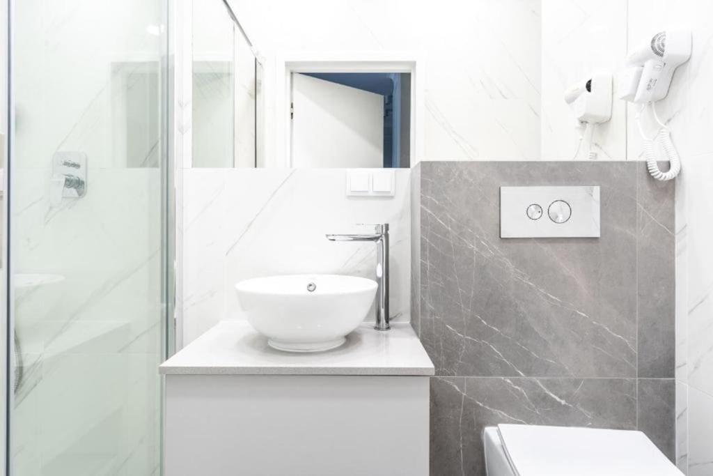 Chic & Luxury Apartment By Mennica Residence Varsóvia Exterior foto